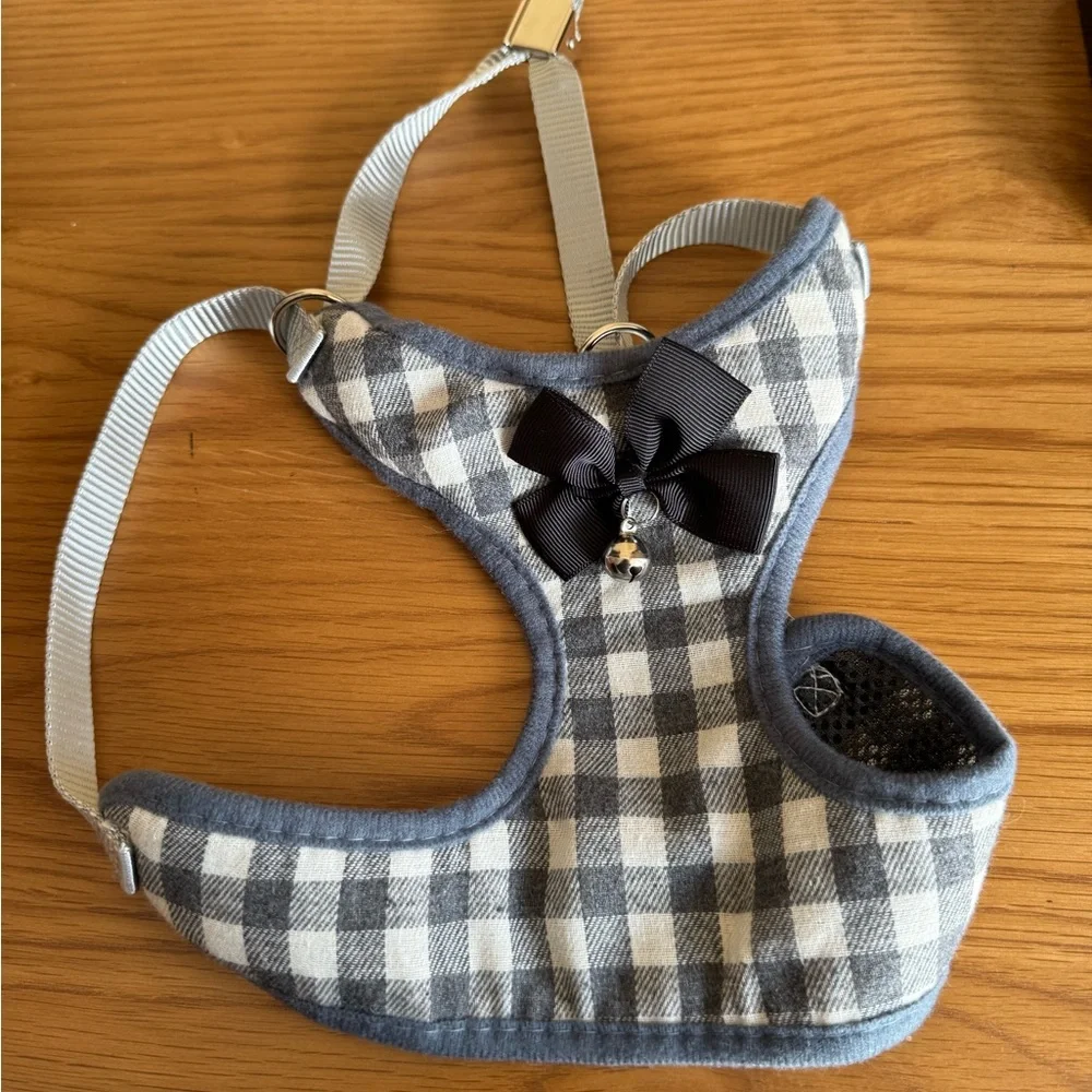 NWOT Cat Harness with Bow
